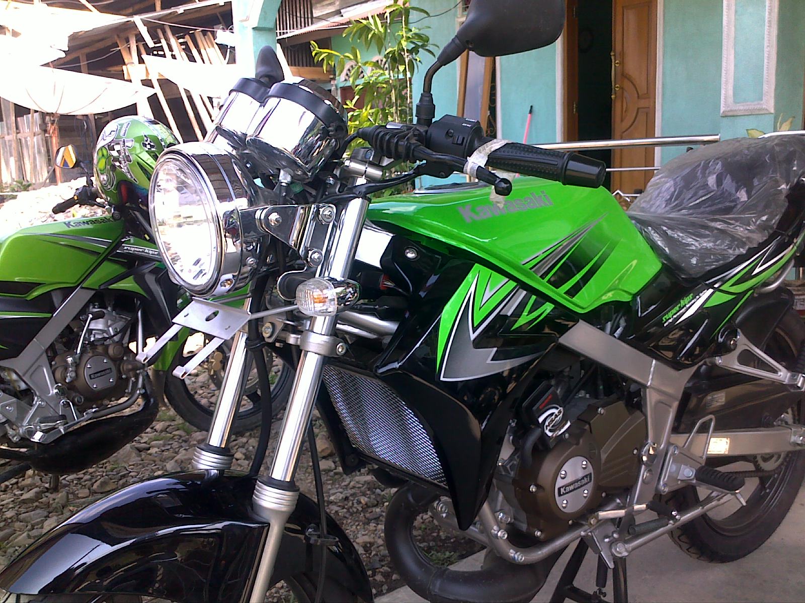 Picture of Kawasaki Ninja 150 R Terbaru
