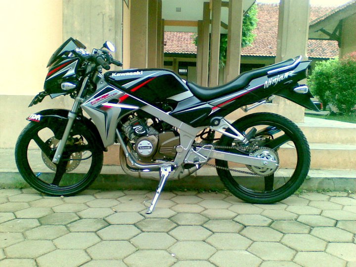 Picture Kawasaki Ninja 150 R Terbaru